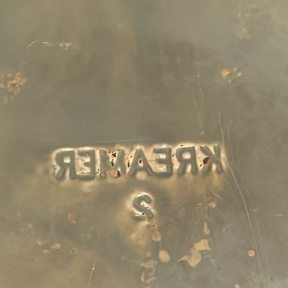 Vintage Painted Kreamer 2 Tin Canister with Hinged Latched Lid - Picture 7 of 15